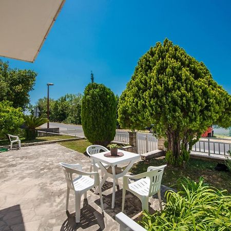 Village Apartments Mimi Pridvorje Екстериор снимка