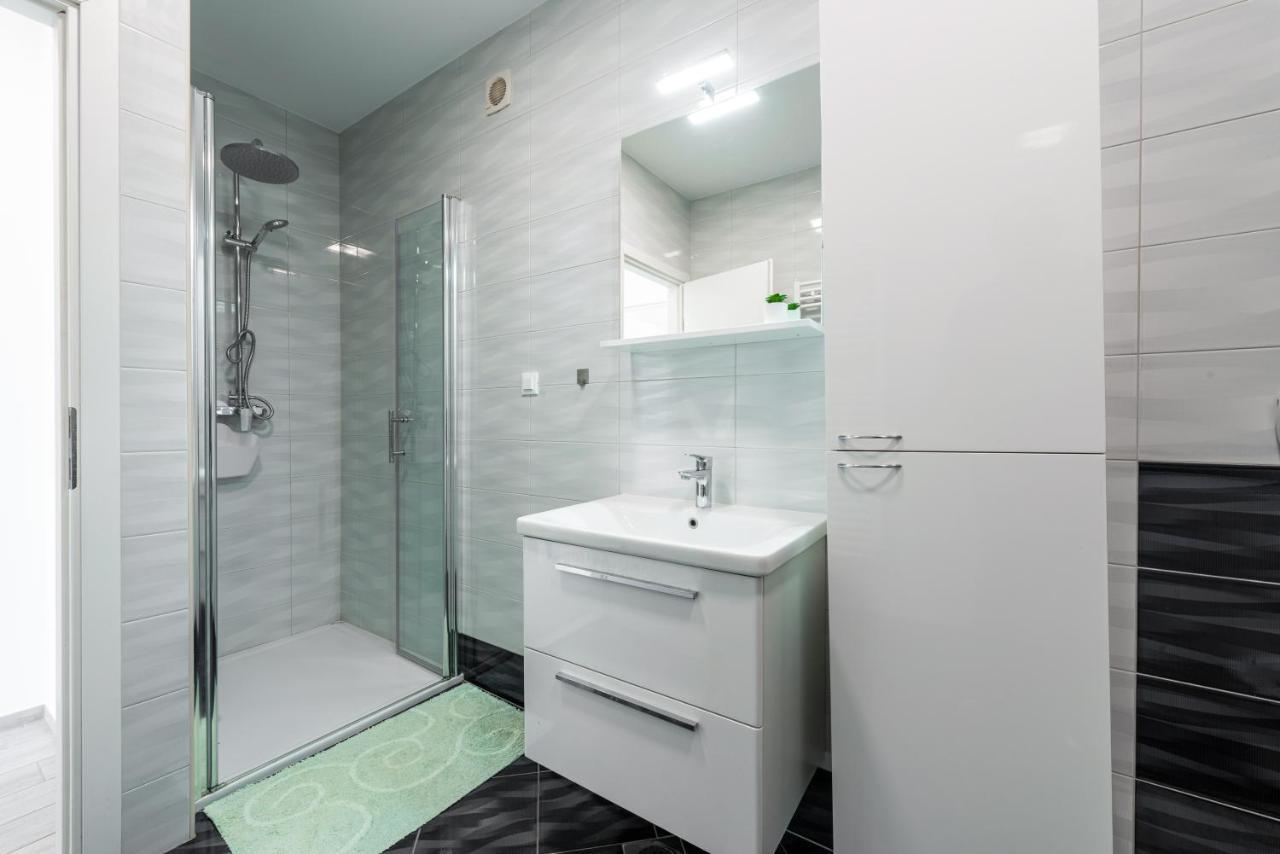 Village Apartments Mimi Pridvorje Екстериор снимка
