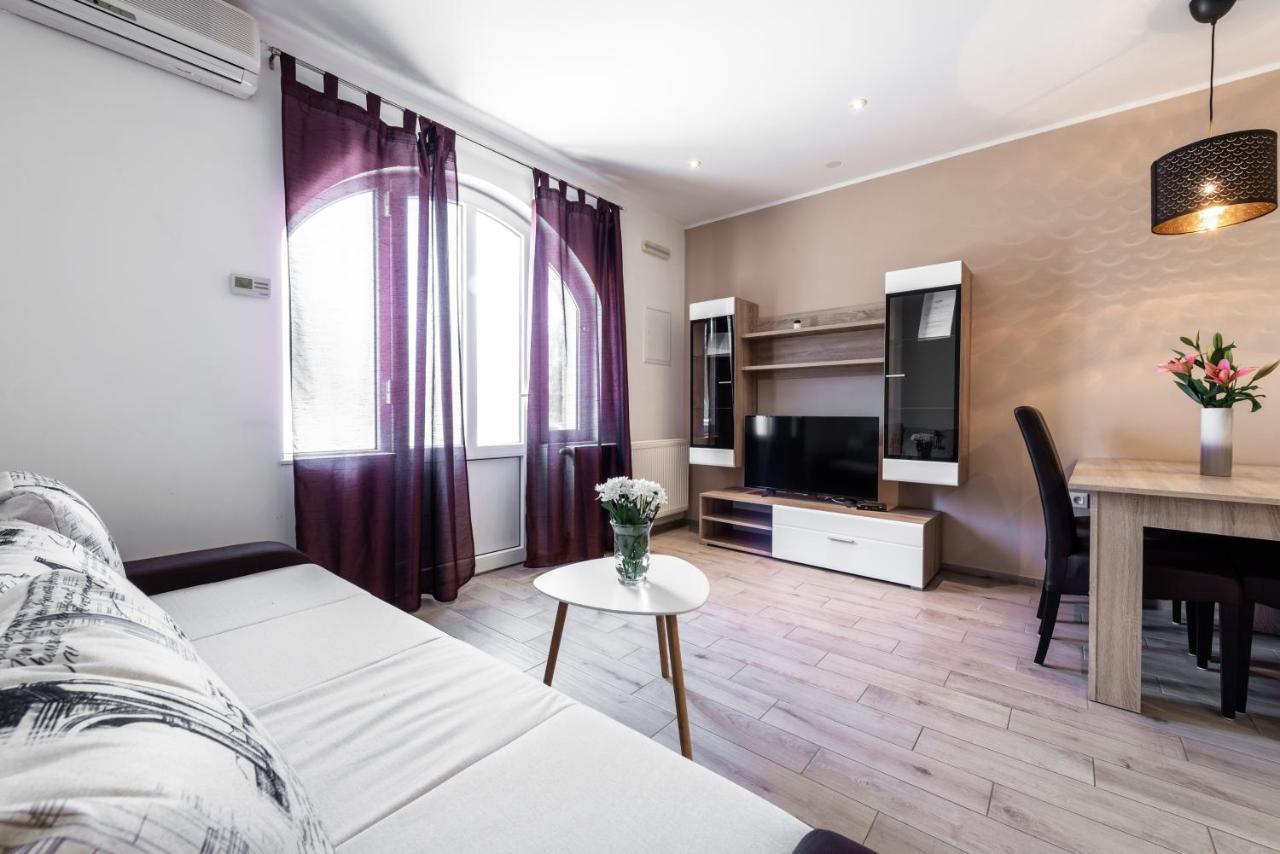 Village Apartments Mimi Pridvorje Екстериор снимка