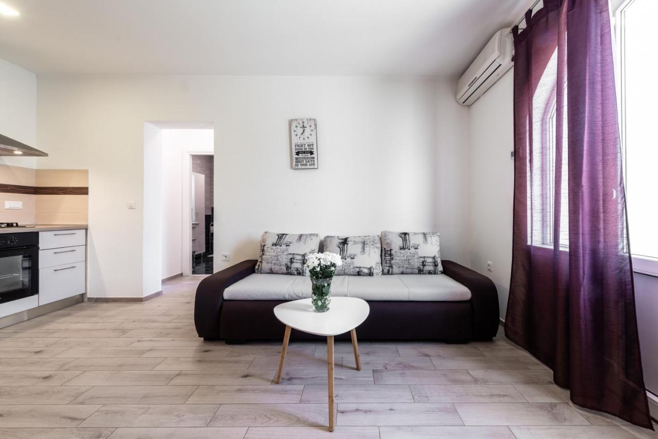 Village Apartments Mimi Pridvorje Екстериор снимка
